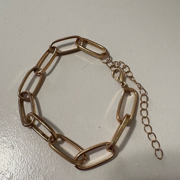 Elegant Gold Chain Link Bracelet - Picture 2 of 2